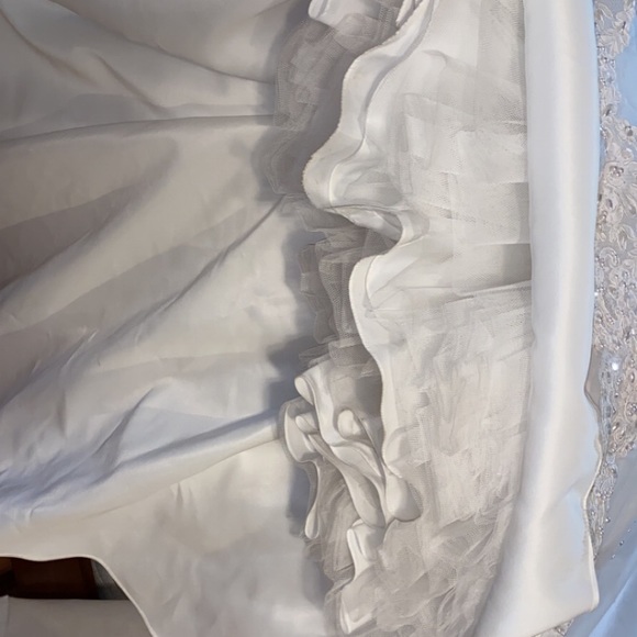 Wedding Dress - Picture 10 of 16